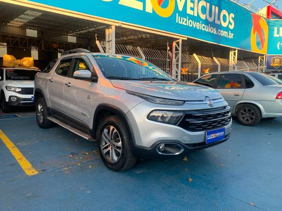 FIAT TORO 2.4 16V MULTIAIR FLEX FREEDOM AT9 FIAT TORO 2.4 16V MULTIAIR FLEX FREEDOM AT9
